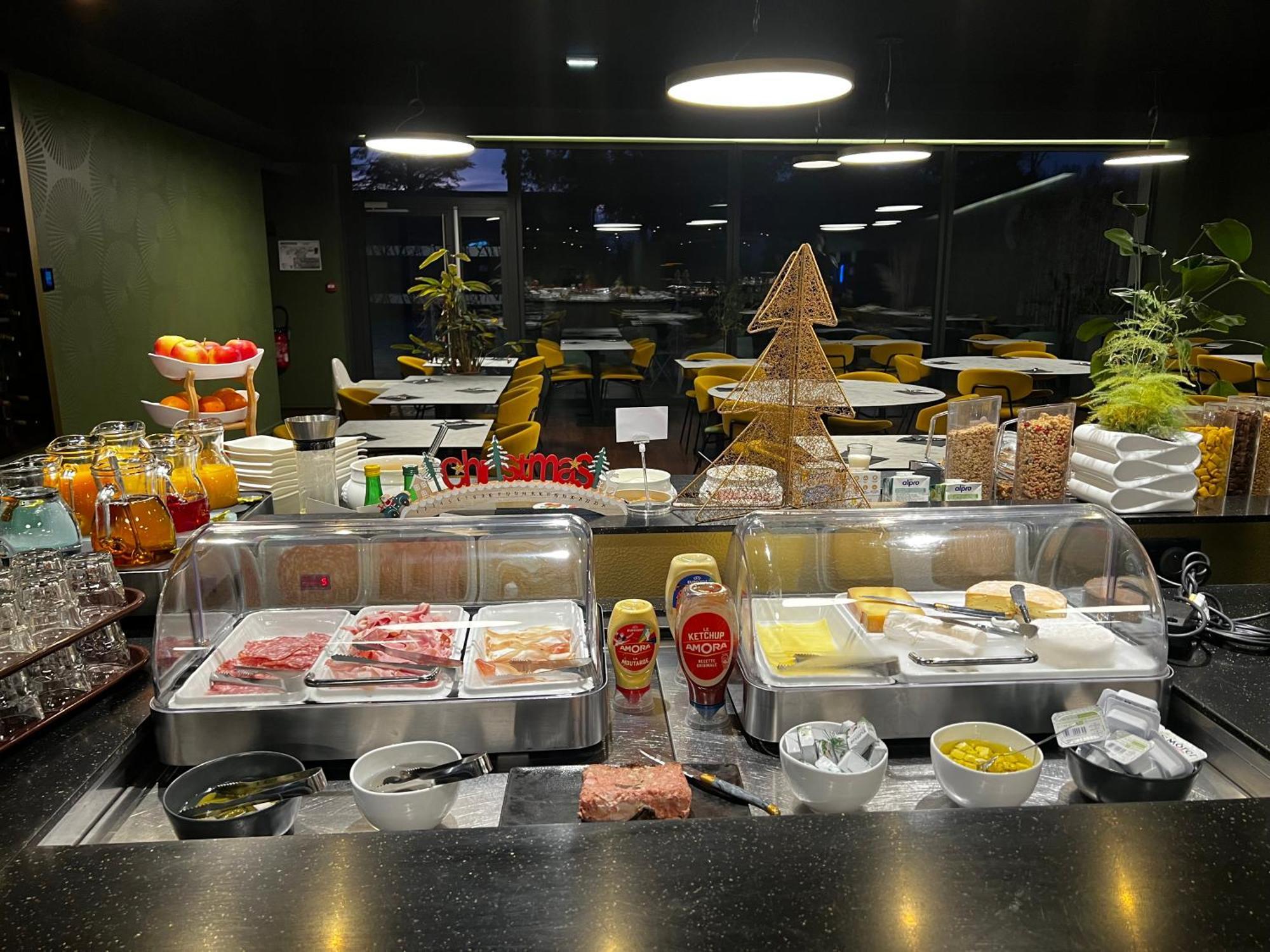 Brit Hotel, Spa & Restaurant - Colmar Est ビシュビア エクステリア 写真