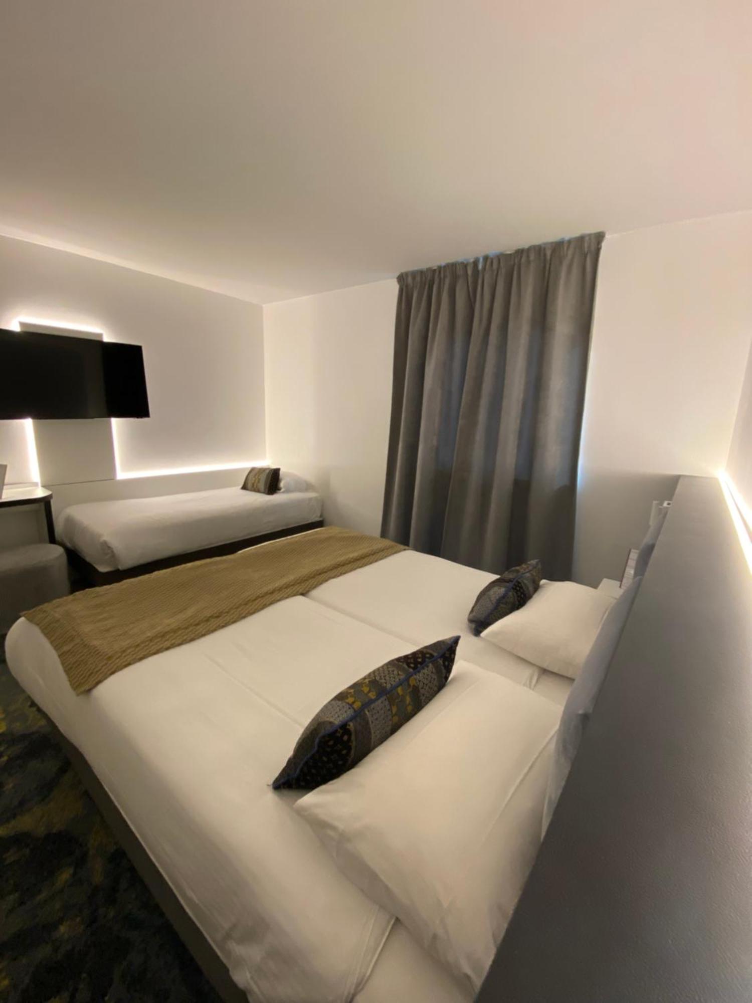 Brit Hotel, Spa & Restaurant - Colmar Est ビシュビア エクステリア 写真
